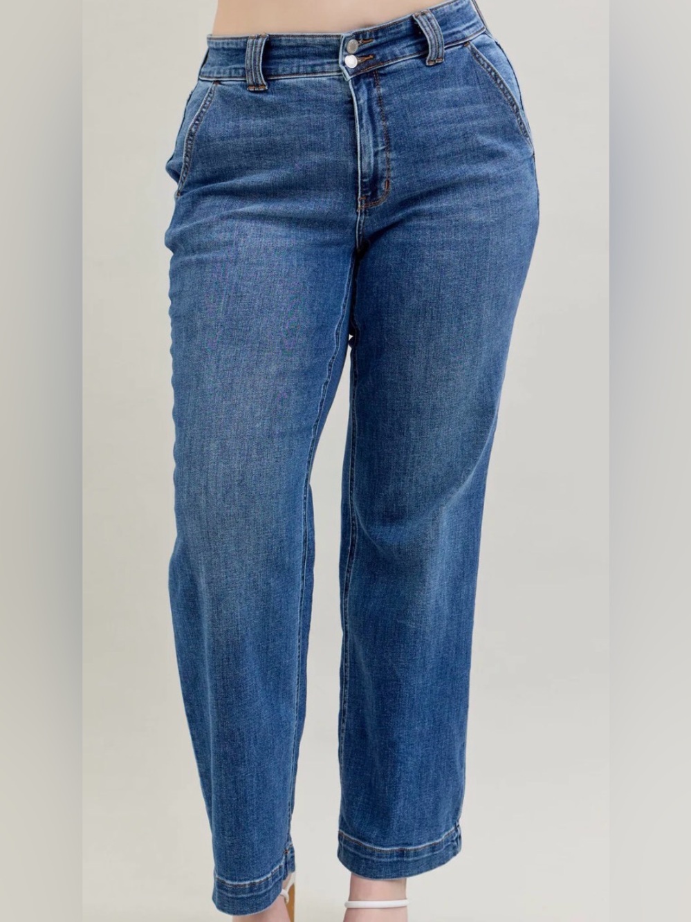 Judy Blue Wide-Leg Jeans in Medium Blue Wash. Summer jeans with style & stretch